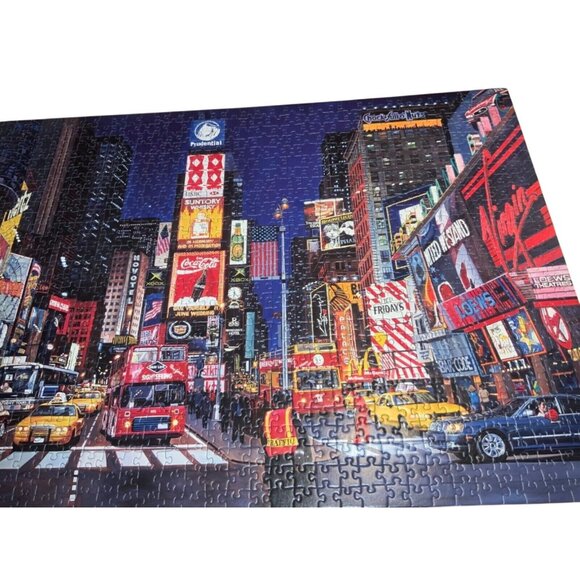 Ravensburger Times Square, NYC 1000 Pc Jigsaw Puzzle Complete - Picture 4 of 8